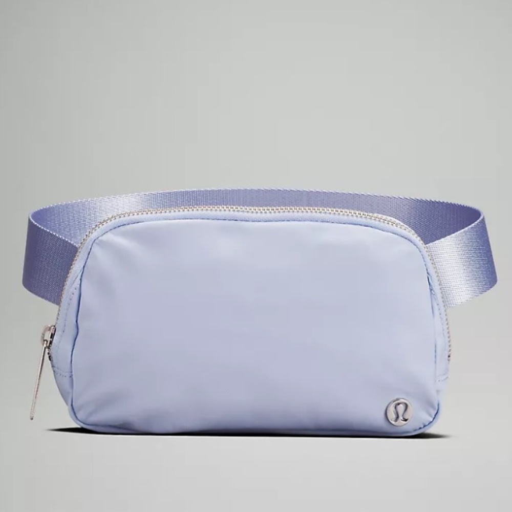BNWT Lululemon Everywhere Belt Bag Pastel Blue